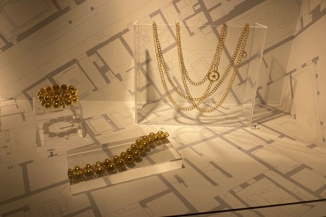 visit-in-pompeii-herculaneum-private-tour-with-ada