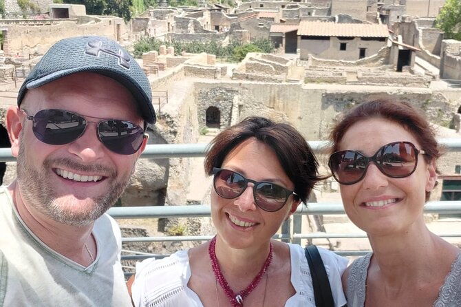 visit-in-pompeii-herculaneum-private-tour-with-ada