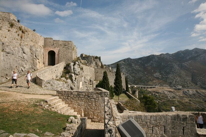 visit-klis-fortress-olive-museum-klis
