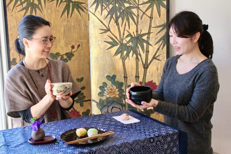 visit-local-home-for-music-and-tea-ceremony-near-disney