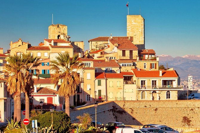 visit-of-antibes-juan-les-pins-by-convertible-bus-2