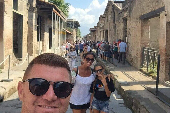 visit-of-the-archaeological-park-of-pompeii