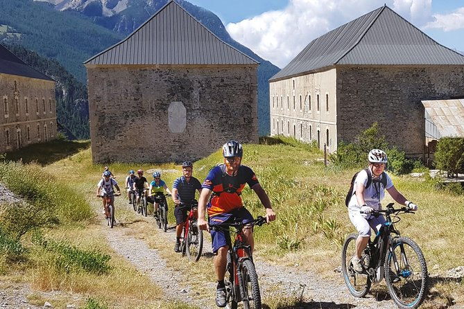 visit-of-the-fortified-heritage-of-vauban-in-electric-mountain-biking