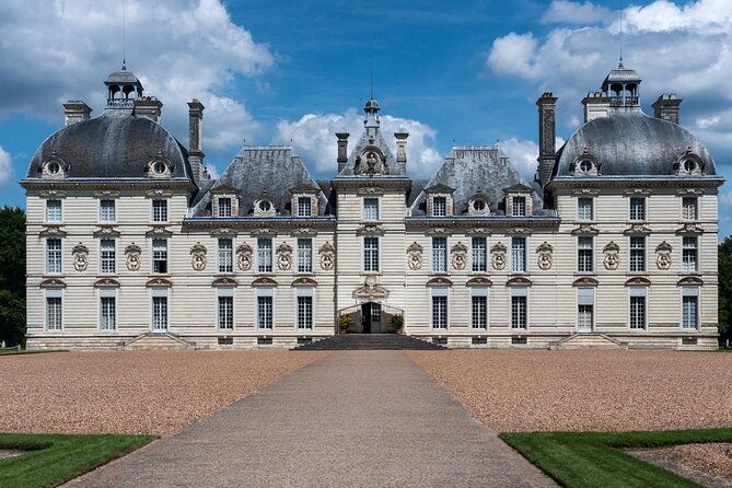 visit-of-the-loire-valley-castles-in-one-day-from-paris