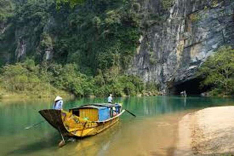 visit-phong-nha-cave-1-day-group-tour-from-hue-odd-days