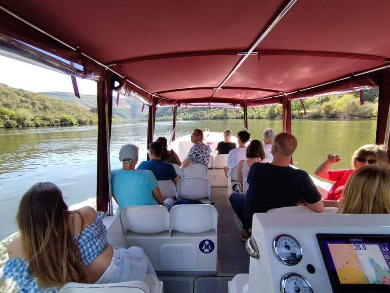 visit-pinhao-visit-and-wine-tasting-panoramic-cruise