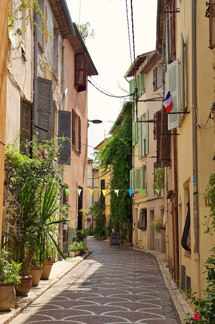 visit-saint-paul-de-vence-antibes-and-cannes-7-hour-tour