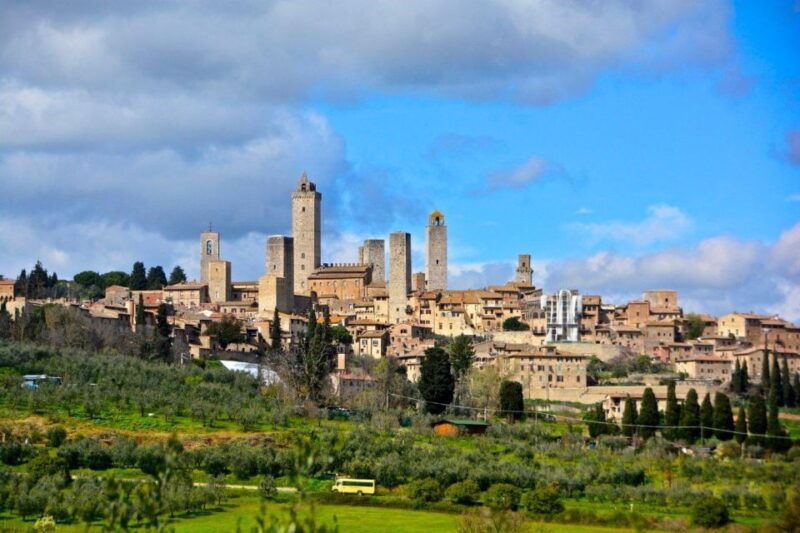 visit-siena-and-san-gimignano-with-lunch-at-a-family-farm