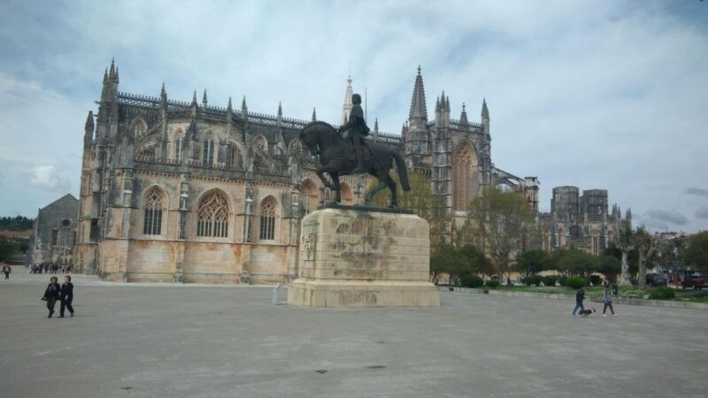 visit-the-caves-of-mira-de-aires-fatima-batalha-and-obidos