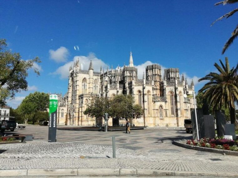 visit-the-caves-of-mira-de-aires-fatima-batalha-and-obidos