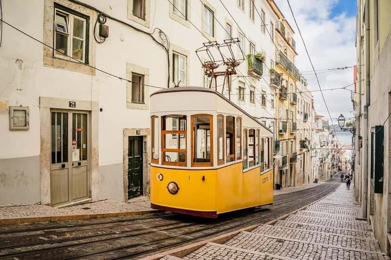 Visit the centre of Lisbon. Small group. Follow the guide.. - Who Should Consider This Tour?