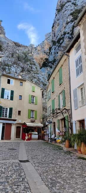 Visit the lavender fields, the Verdon Gorge, and Moustiers from Aix - Transportation and Practicalities