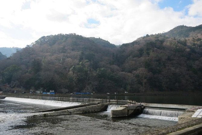 visit-the-lushan-area-on-foot-by-tram