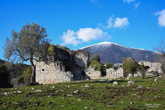 visit-the-masseria-albaneta-of-montecassino-rocca-janula-and-carro-polacco