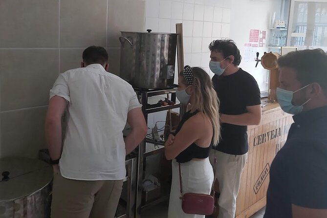 visit-to-a-family-brewery-in-loule-with-tasting
