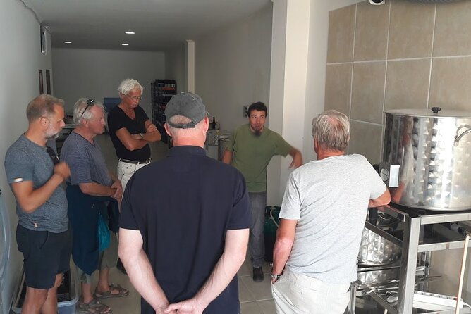 visit-to-a-family-brewery-in-loule-with-tasting
