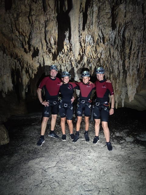visit-to-the-coloms-water-cave