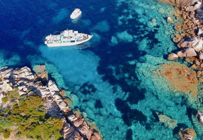 Visite en bateau Coucher de soleil Sites classés et baignade - Corsican Sunset Boat Tour: An Authentic Sea Experience