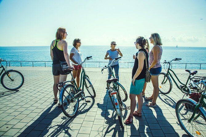 Visite insolite de Barcelone à vélo (en français) - A Detailed Look at the Barcelona Bike Tour