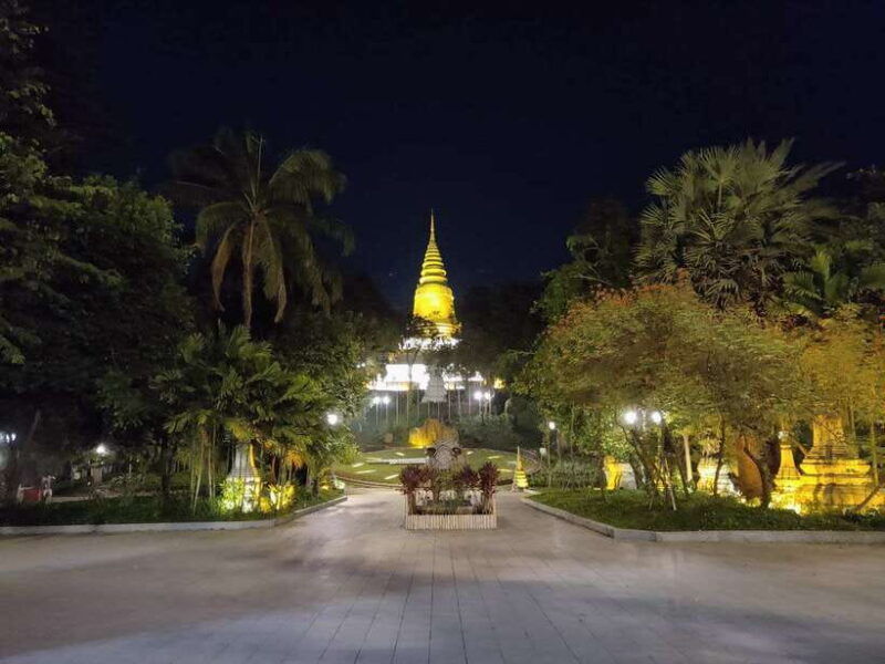 visiting-9-places-in-3-hours-tour-by-tuk-tuk-in-the-evening