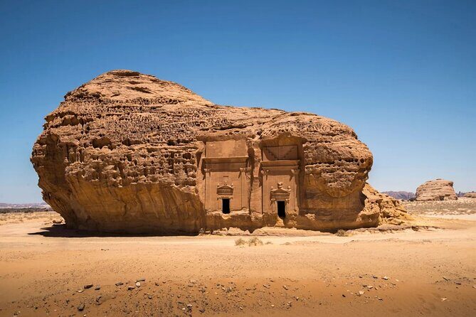 Visiting the Incredible Heritage Site Hegra in AlUla. - Exploring Hegra: The Heart of the Tour