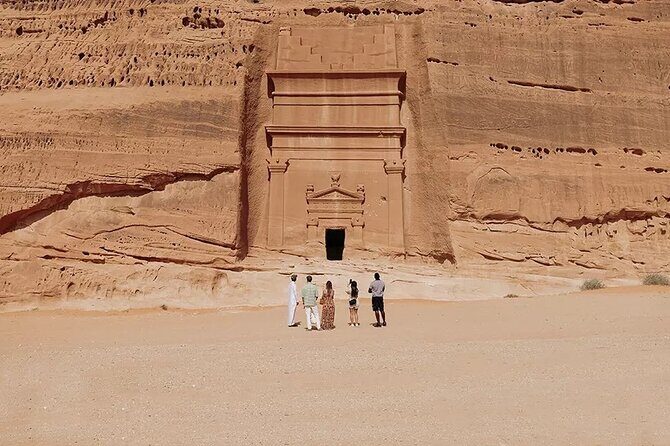 Visiting the Incredible Heritage Site Hegra in AlUla. - The Experience in Practice