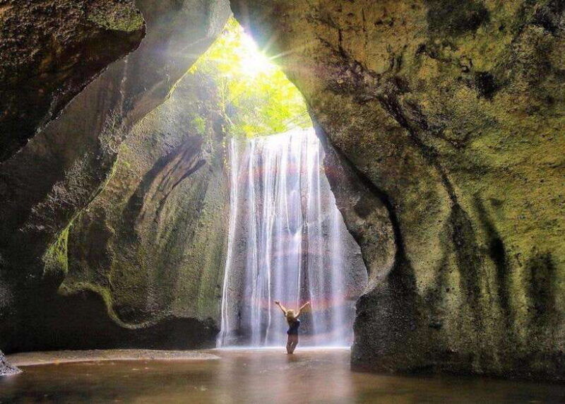 visiting-the-waterfall-and-race-terrace