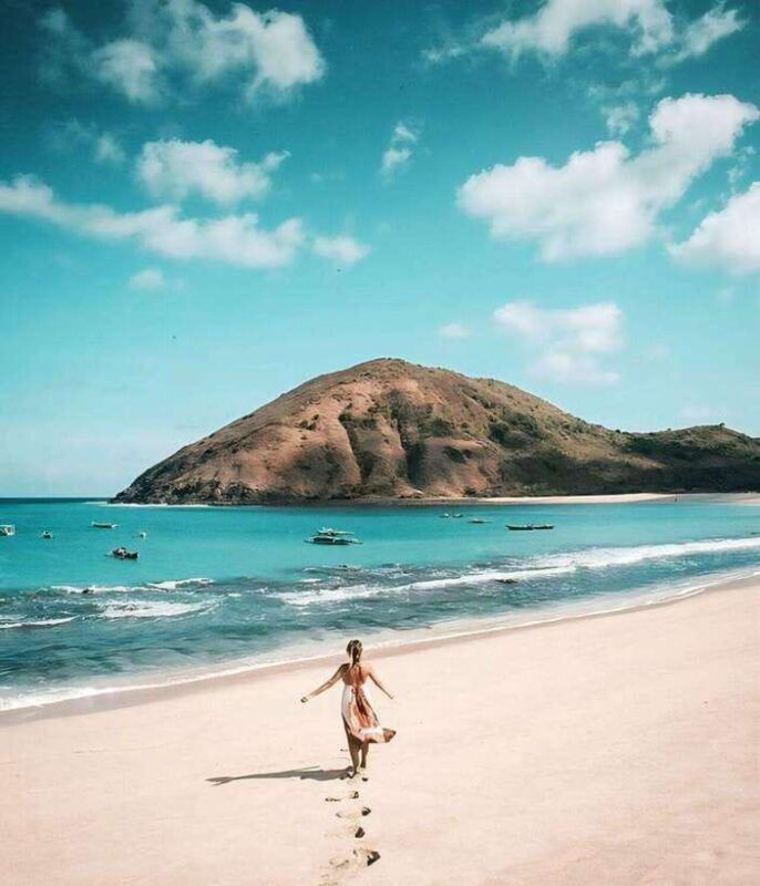 visiting-the-waterfallvillagebeach-and-hill-full-day