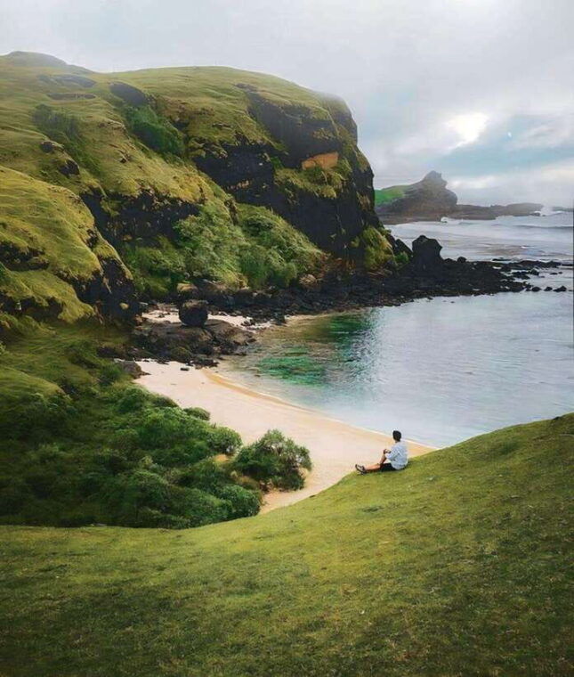 visiting-the-waterfallvillagebeach-and-hill-full-day