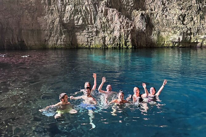 vlore-speedboat-tour-to-haxhi-ali-cave