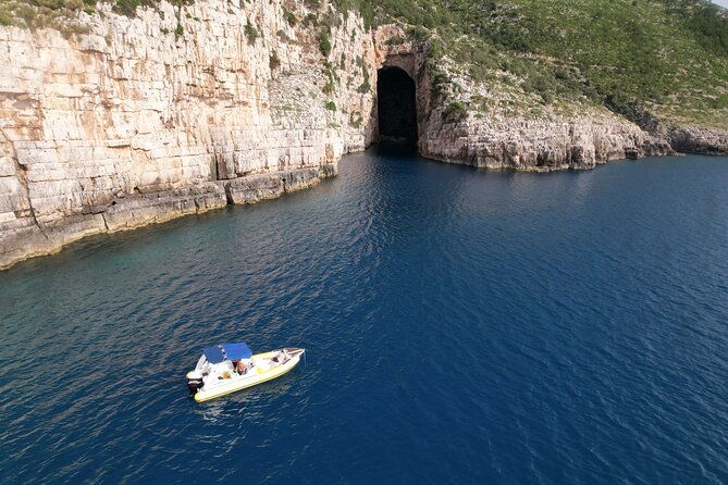 vlore-speedboat-tour-to-national-marine-park-sazan-karaburun