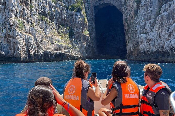 vlore-speedboat-tour-to-national-marine-park-sazan-karaburun