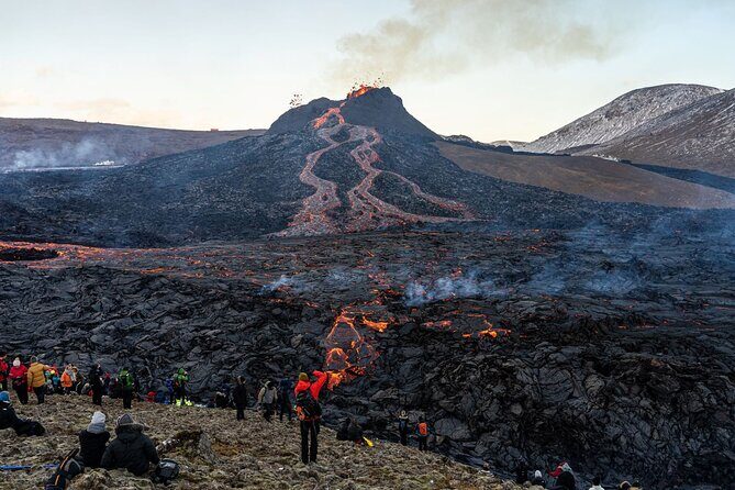 Volcano Hike and Grindavík Visit from Reykjavik - FAQs