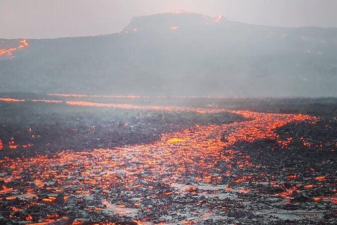 volcano-hike-with-a-geologist-small-group-tour