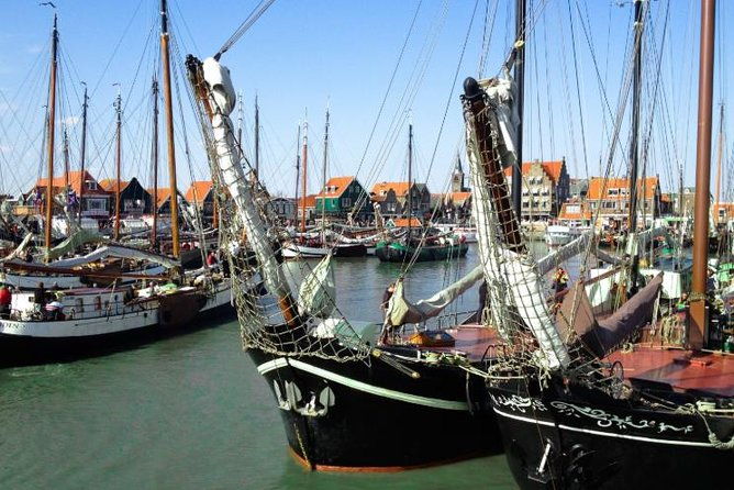 volendam-marken-private-tour-in-luxury-jaguar-s-type-1-2-day