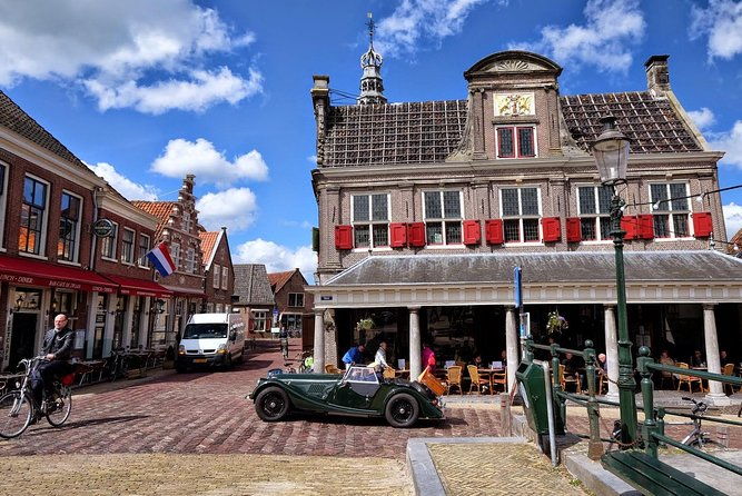 volendam-marken-private-tour-in-luxury-jaguar-s-type-1-2-day