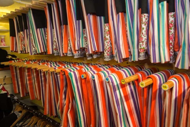 Volendam: Photo Opportunity in Traditional Dutch Costume - Why It’s a Good Value