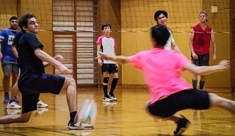 volleyball-in-osaka-kyoto-with-locals
