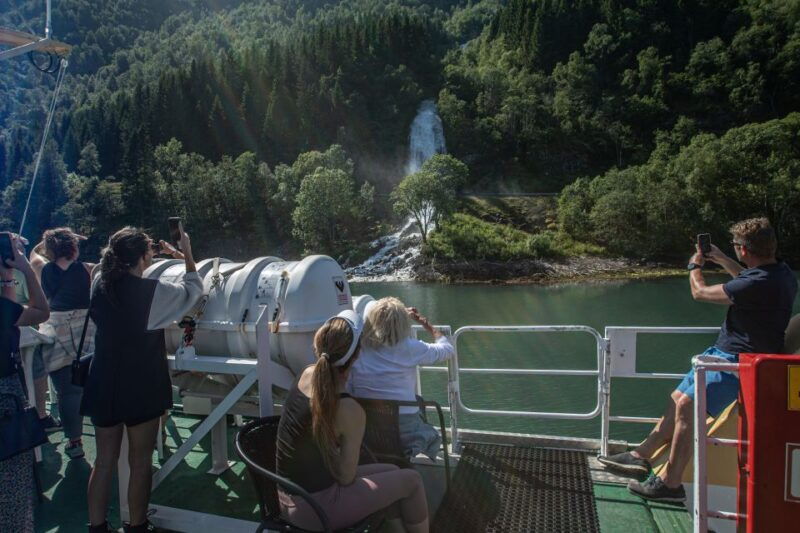 voss-guided-fjord-glacier-tour-to-fjaerland