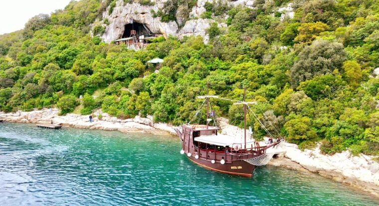 vrsar-lim-fjord-boat-tour-with-swimming-near-pirates-cave
