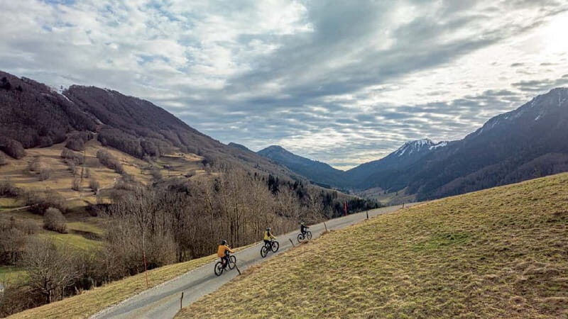 VTTAE rental in Chambéry - Savoie Grand Revard shuttle service - The Scenic Rewards: Panoramic Views and Local Flavors