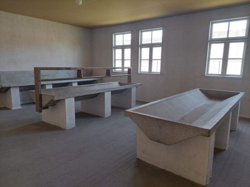 vught-small-group-tour-of-the-wwii-national-memorial-camp