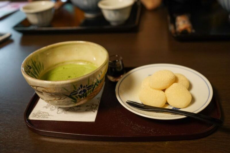w-lunch-kyoto-highlights-bike-tour-with-unesco-zen-temples-2