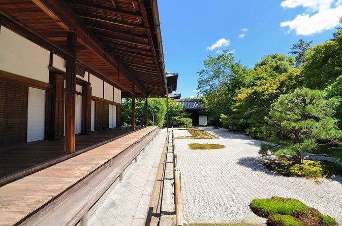 w-lunch-kyoto-highlights-bike-tour-with-unesco-zen-temples