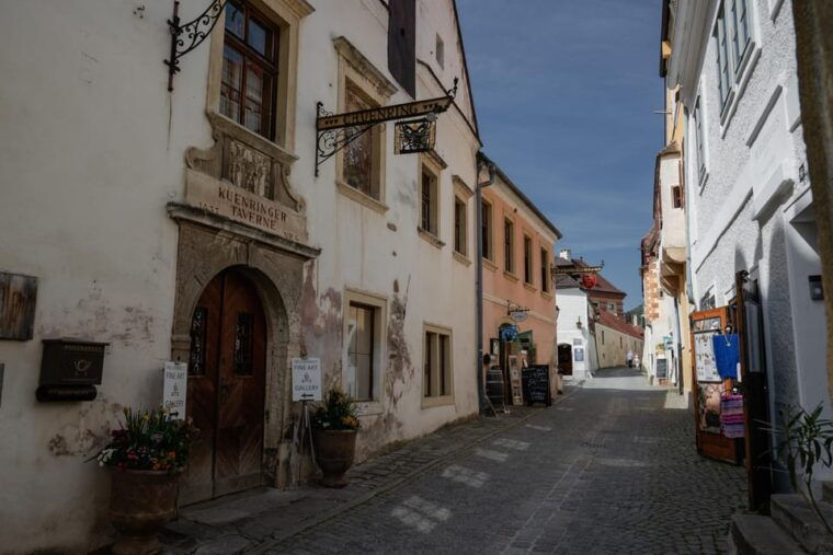wachau-valley-3-castles-wine-private-guided-day-tour