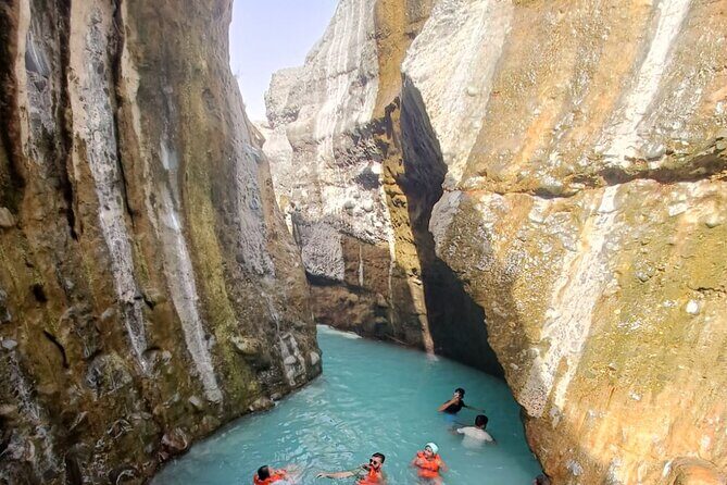 Wadi Alhoqain Thrill Seeker's Oasis - Who Is This Tour Perfect For?