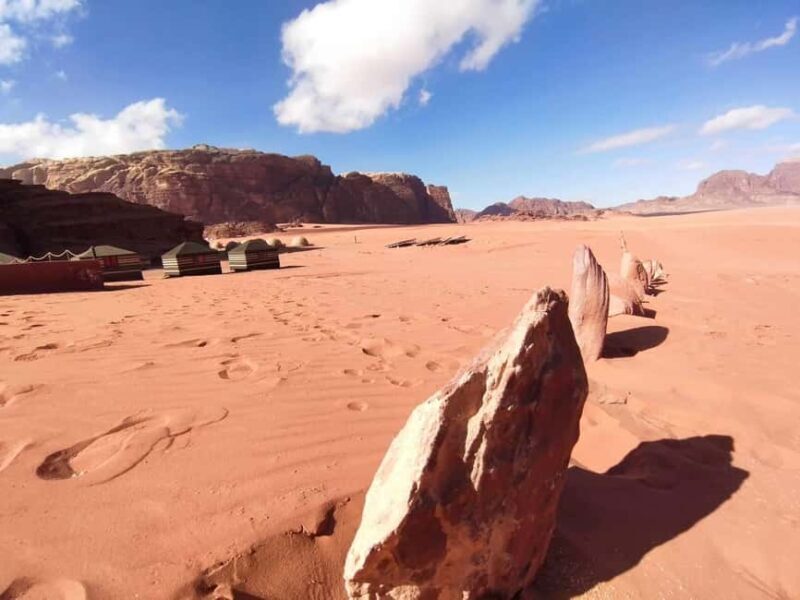 Wadi Rum: 2-Hour Jeep Tour with Bedouin Tea - Breaking Down the Itinerary