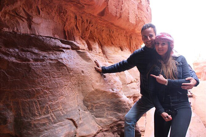 Wadi Rum: Explorer Jeep Tour PASS + Local Food + Optional Stay - Key Points