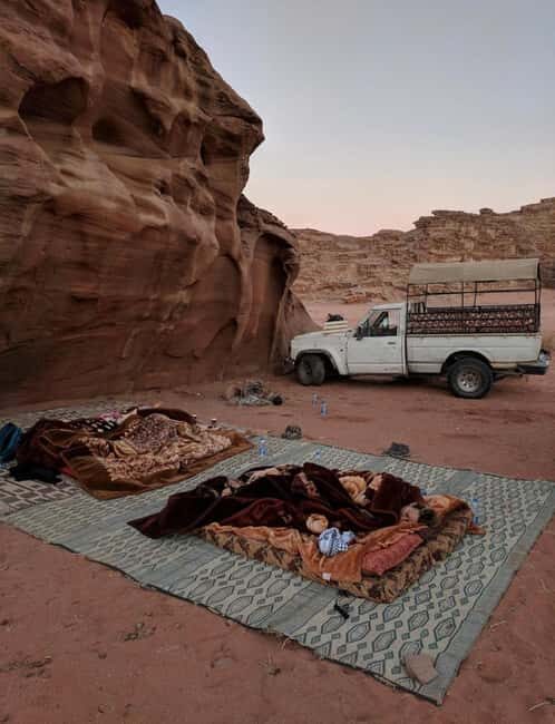Wadi Rum: Half-Day Jeep Tour with Dinner and Camp Stay - Who Should Take This Tour?
