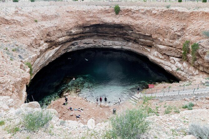 Wadi Shab and Bimmah Sinkhole Full Day Tour - Why Choose This Tour?